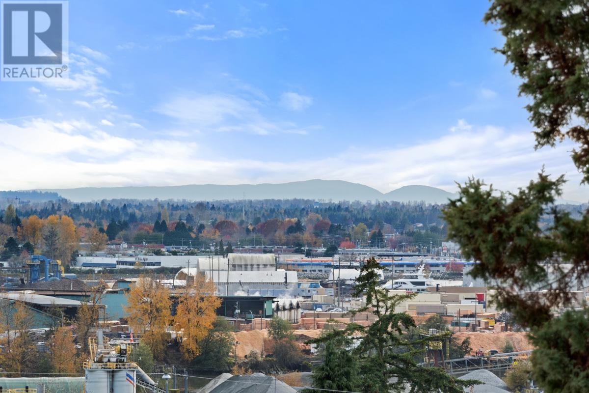 Listing Picture 28 of 34 : 1 927 E 63RD AVENUE, Vancouver / 溫哥華 - 魯藝地產 Yvonne Lu Group - MLS Medallion Club Member