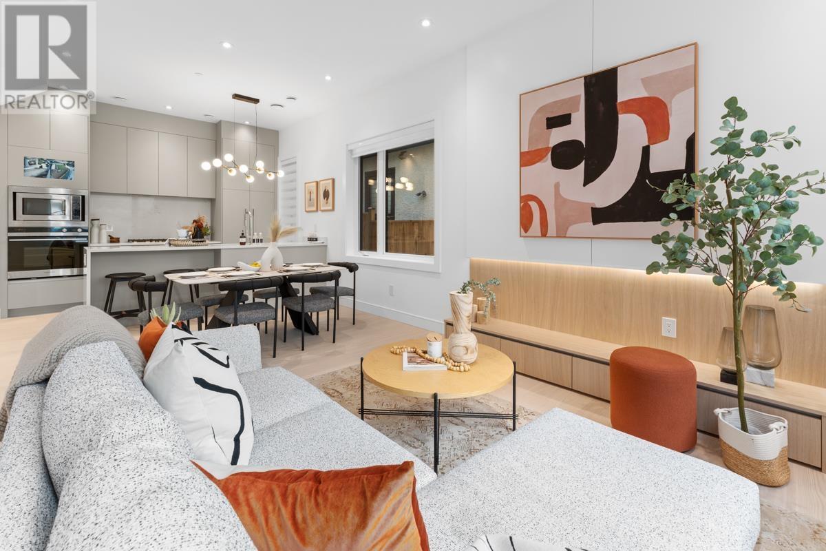 Listing Picture 3 of 34 : 1 927 E 63RD AVENUE, Vancouver / 溫哥華 - 魯藝地產 Yvonne Lu Group - MLS Medallion Club Member