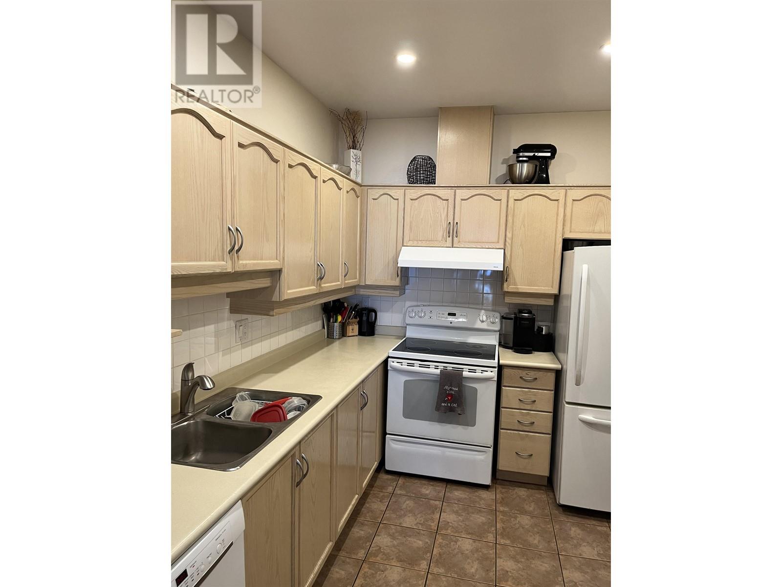 411 6742 Station Hill Court, Burnaby, British Columbia  V3N 4V2 - Photo 10 - R2952279