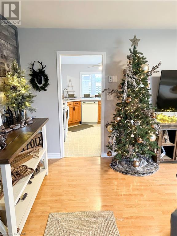 157 Huron Street E, South Huron, Ontario  N0M 1S1 - Photo 11 - X11823089