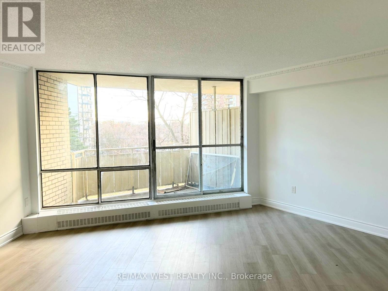 306 - 330 Dixon Road, Toronto, Ontario  M9R 1S9 - Photo 3 - W11898229