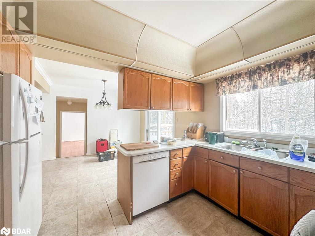 48 Redfern Avenue, Barrie, Ontario  L4N 9G3 - Photo 9 - 40686030