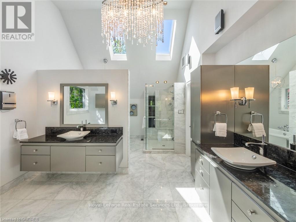 235 Lakewood Drive, Oakville, Ontario  L6K 1B3 - Photo 19 - W10404191