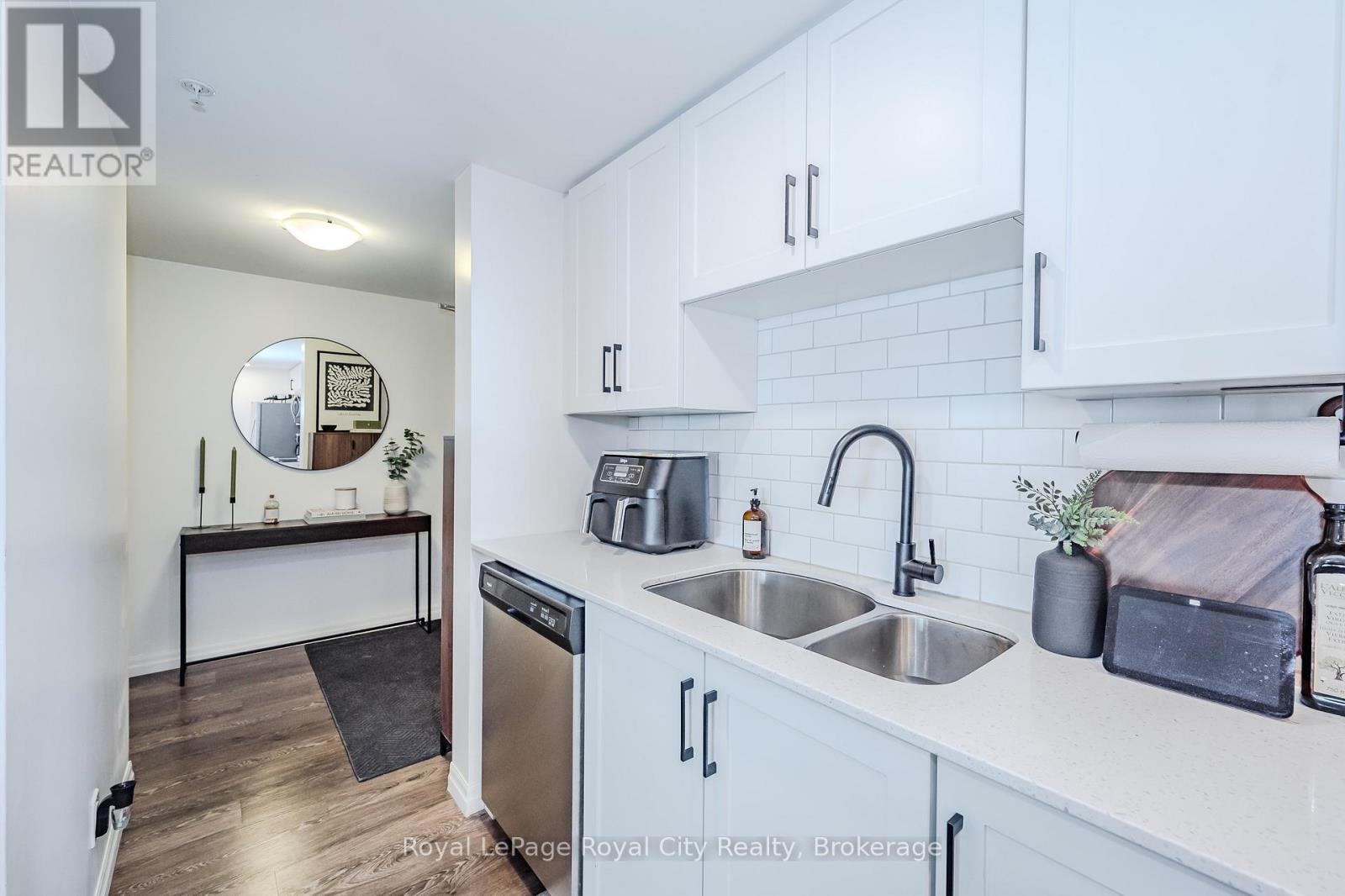 205 - 108 Summit Ridge Drive, Guelph, Ontario  N1E 6X2 - Photo 11 - X11887487