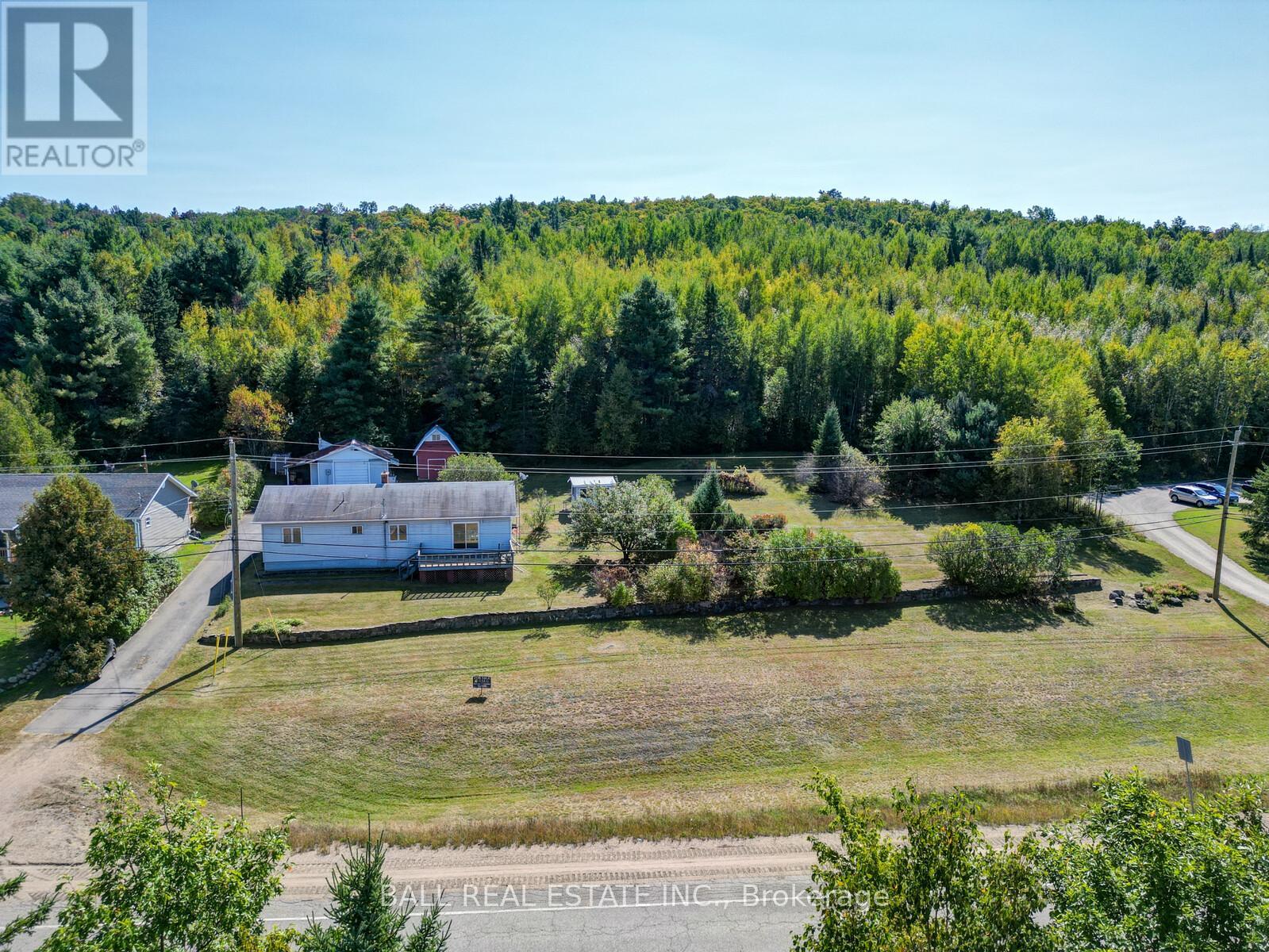 39086 COMBERMERE ROAD, Madawaska Valley, Ontario