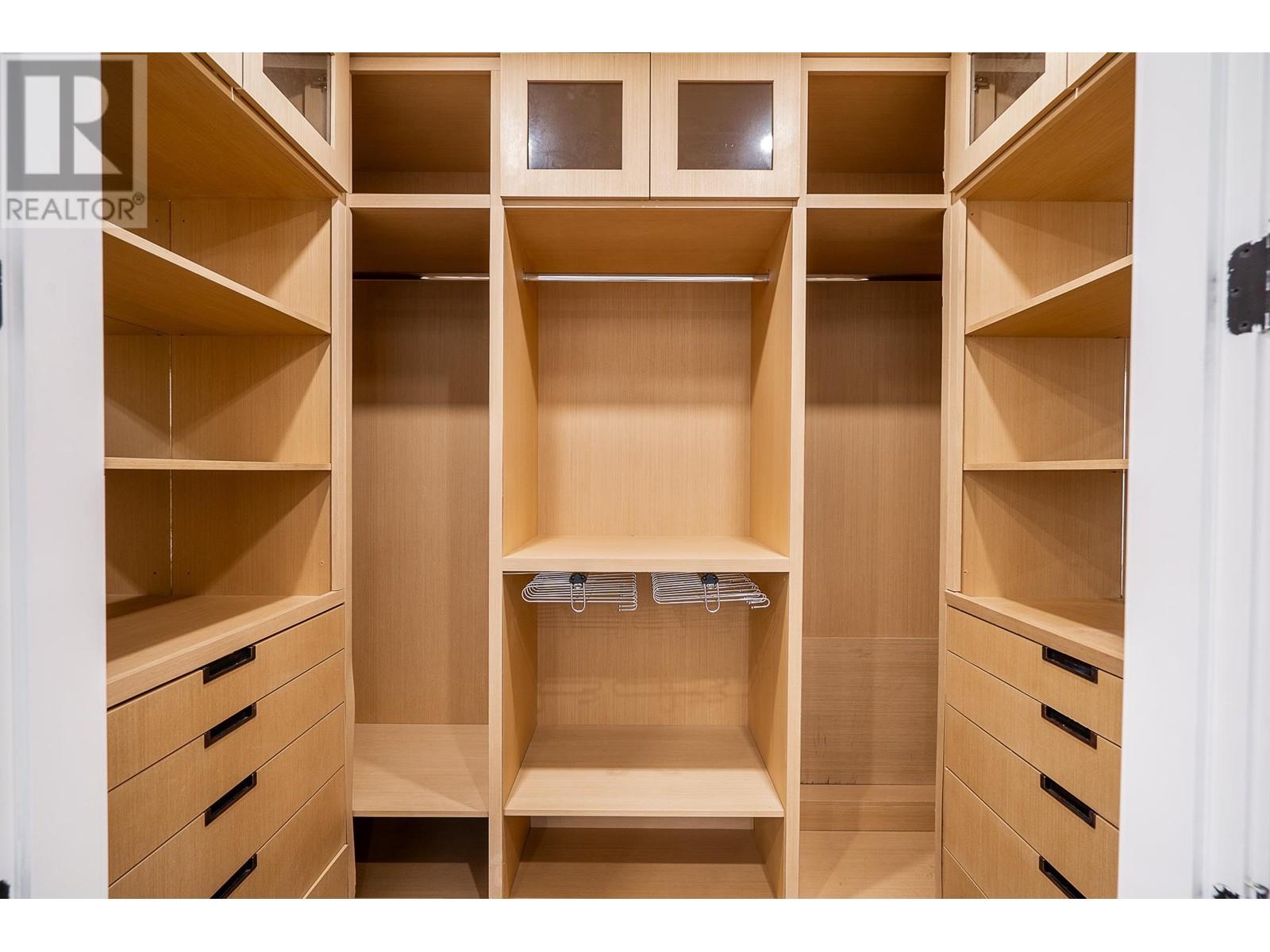 Listing Picture 17 of 40 : 6072 CROWN STREET, Vancouver / 溫哥華 - 魯藝地產 Yvonne Lu Group - MLS Medallion Club Member