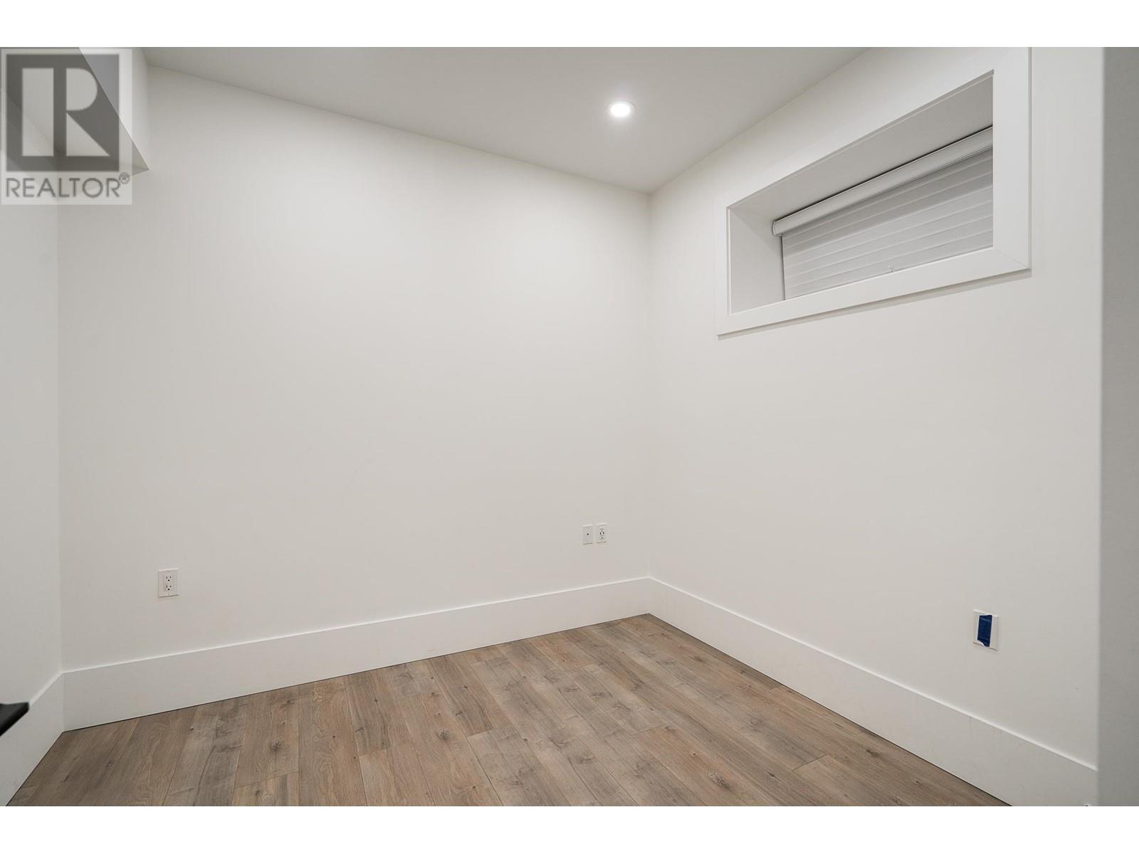 Listing Picture 30 of 40 : 6072 CROWN STREET, Vancouver / 溫哥華 - 魯藝地產 Yvonne Lu Group - MLS Medallion Club Member