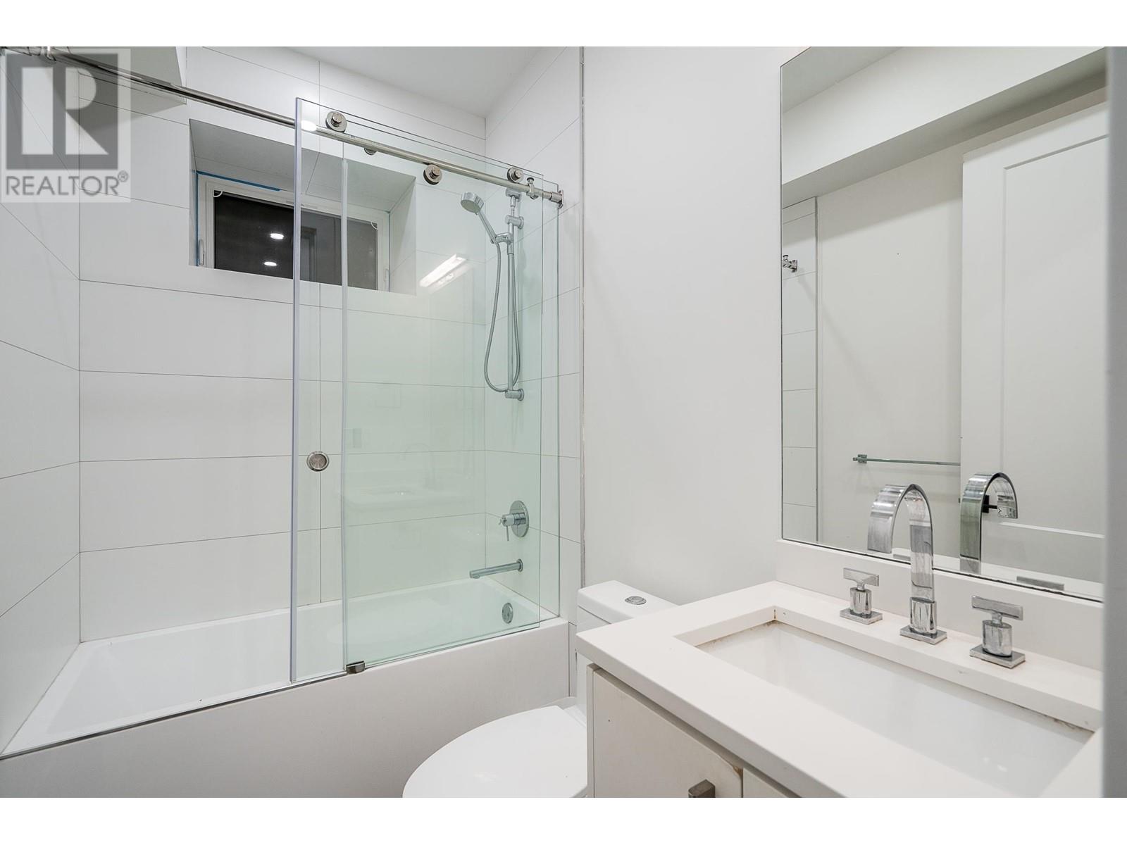 Listing Picture 31 of 40 : 6072 CROWN STREET, Vancouver / 溫哥華 - 魯藝地產 Yvonne Lu Group - MLS Medallion Club Member