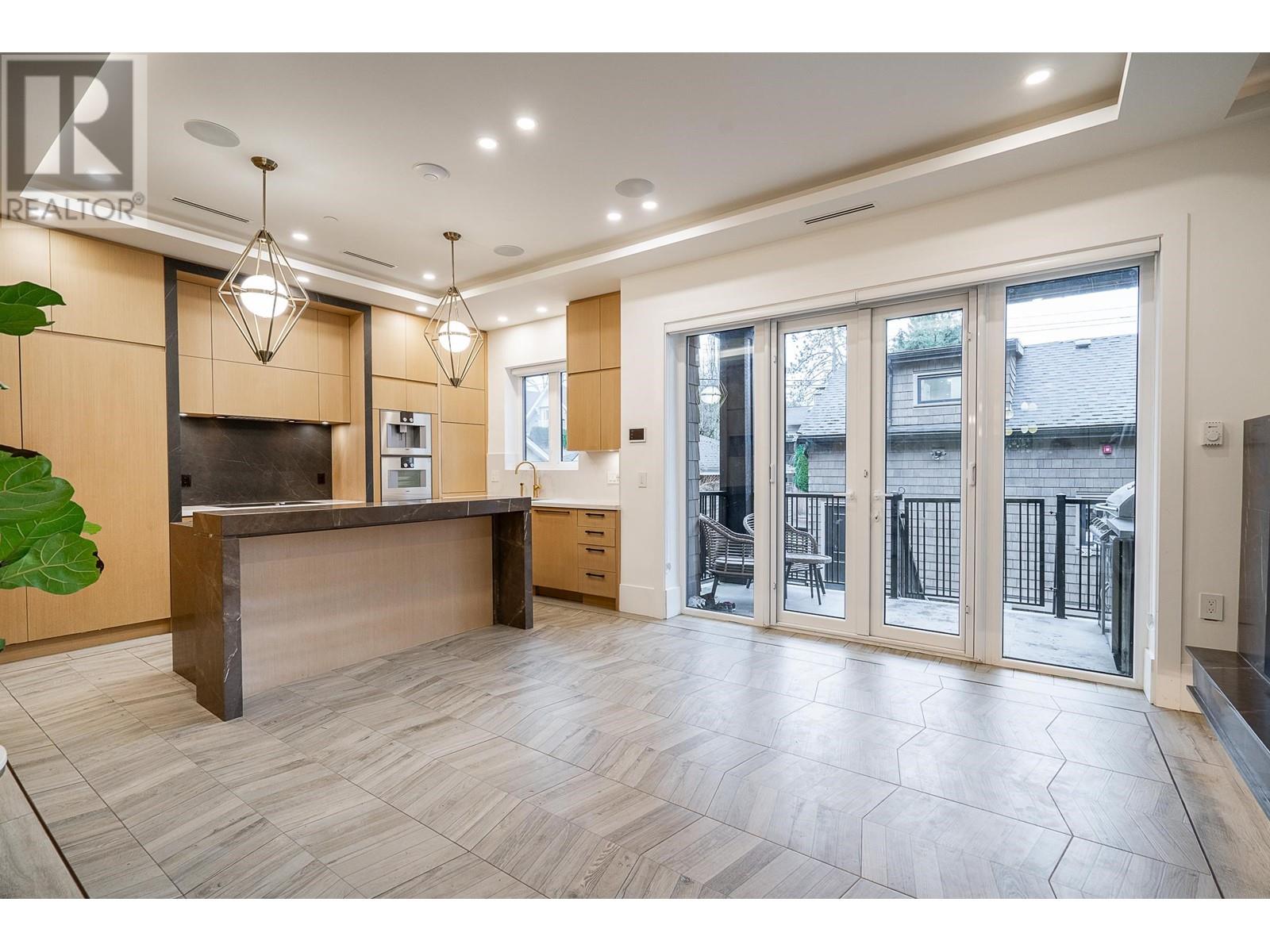 Listing Picture 6 of 40 : 6072 CROWN STREET, Vancouver / 溫哥華 - 魯藝地產 Yvonne Lu Group - MLS Medallion Club Member