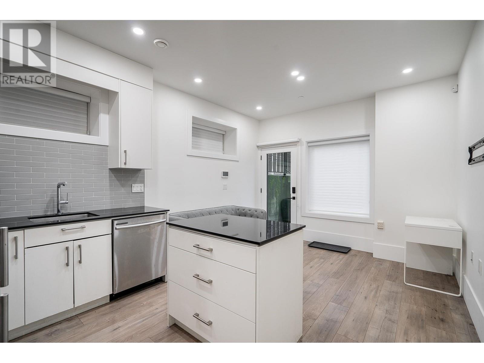 Listing Picture 29 of 40 : 6072 CROWN STREET, Vancouver / 溫哥華 - 魯藝地產 Yvonne Lu Group - MLS Medallion Club Member