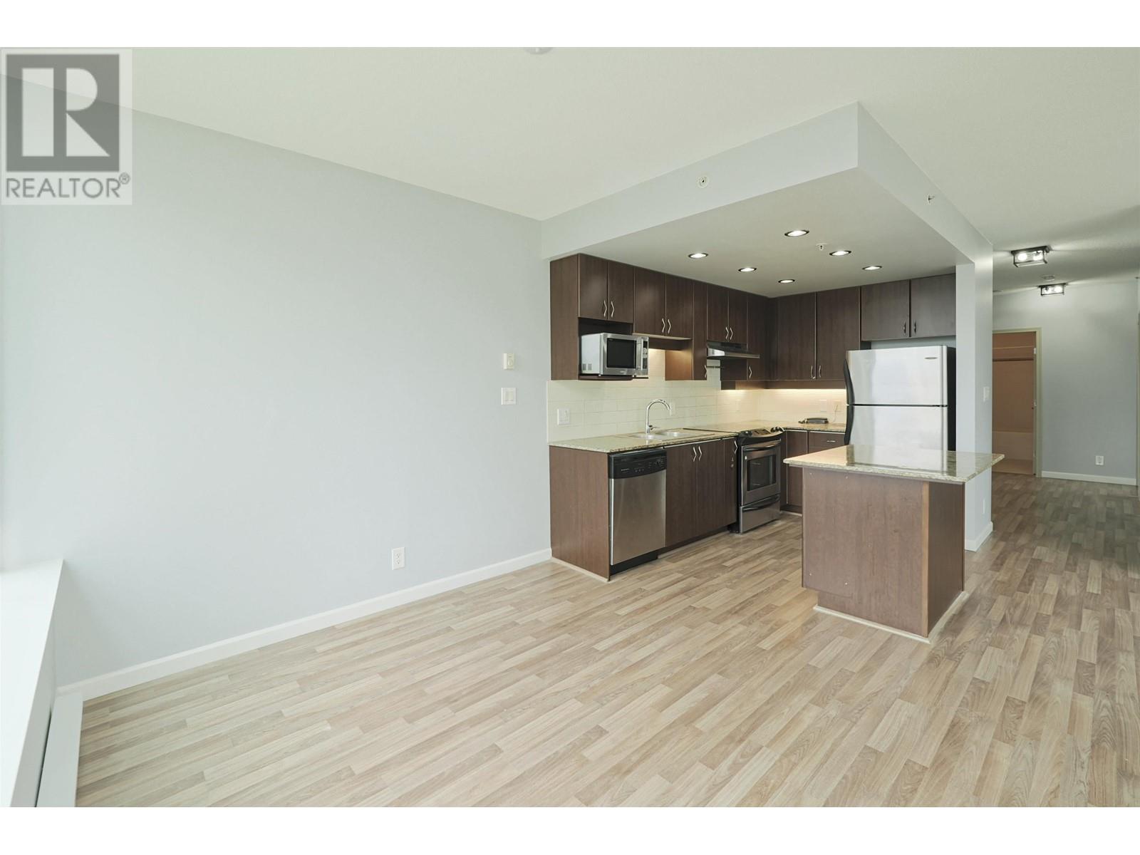 Listing Picture 12 of 14 : 707 9262 UNIVERSITY CRESCENT, Burnaby / 本拿比 - 魯藝地產 Yvonne Lu Group - MLS Medallion Club Member