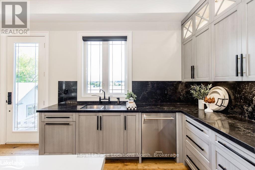 22 East John Street, Innisfil, Ontario  L0L 1L0 - Photo 18 - N10436431