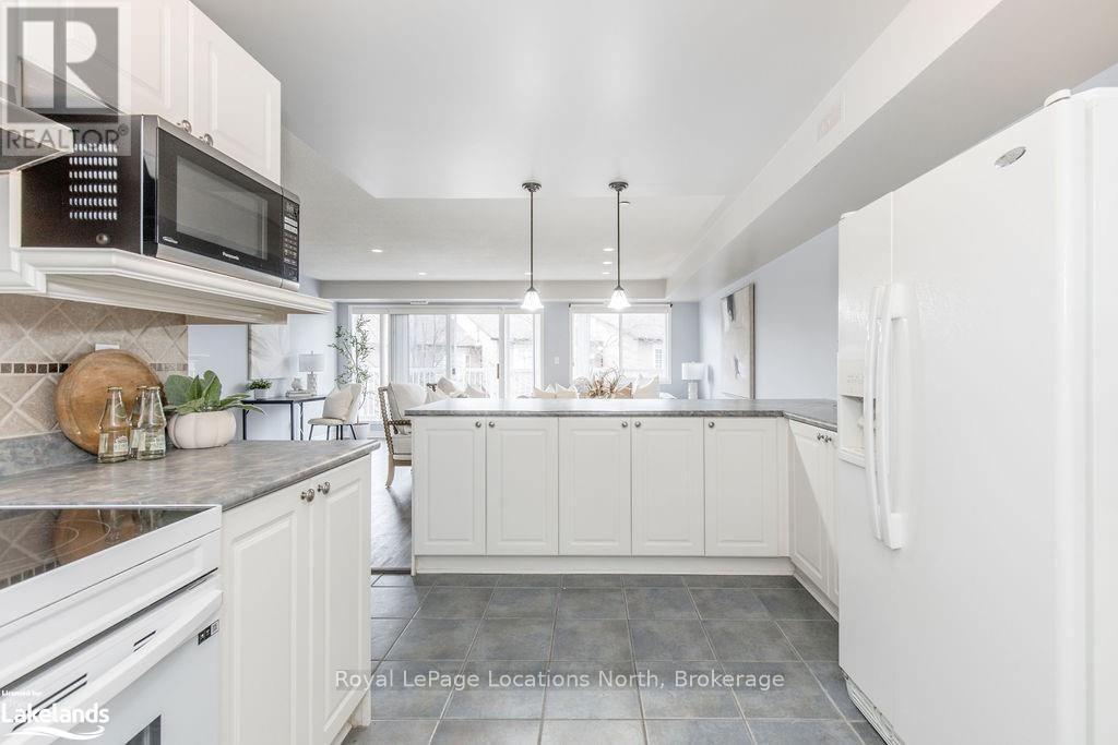 205 - 4 Beck Boulevard, Penetanguishene, Ontario  L9M 2H3 - Photo 16 - S10440389