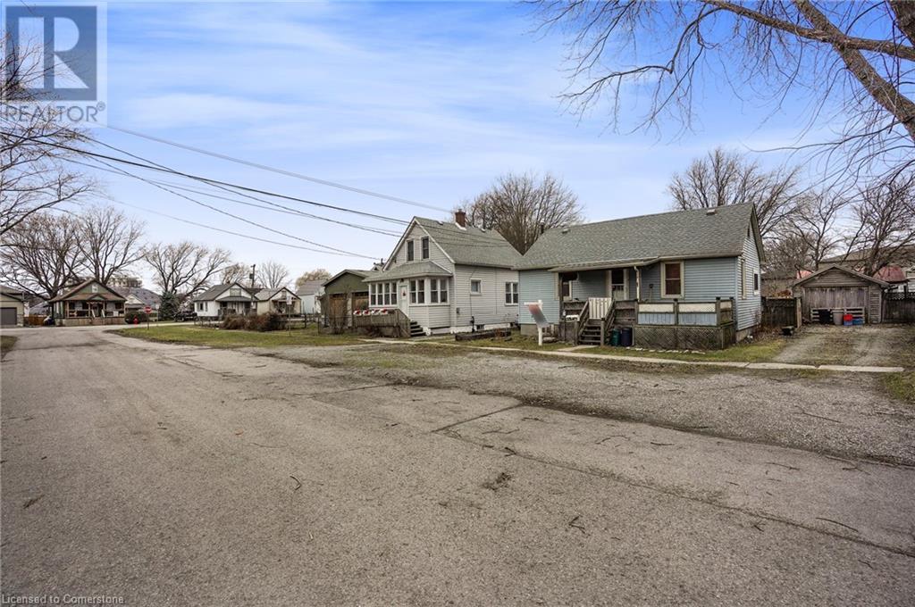 14 Kinnear Street, Port Colborne, Ontario  L3K 1A6 - Photo 4 - 40687189