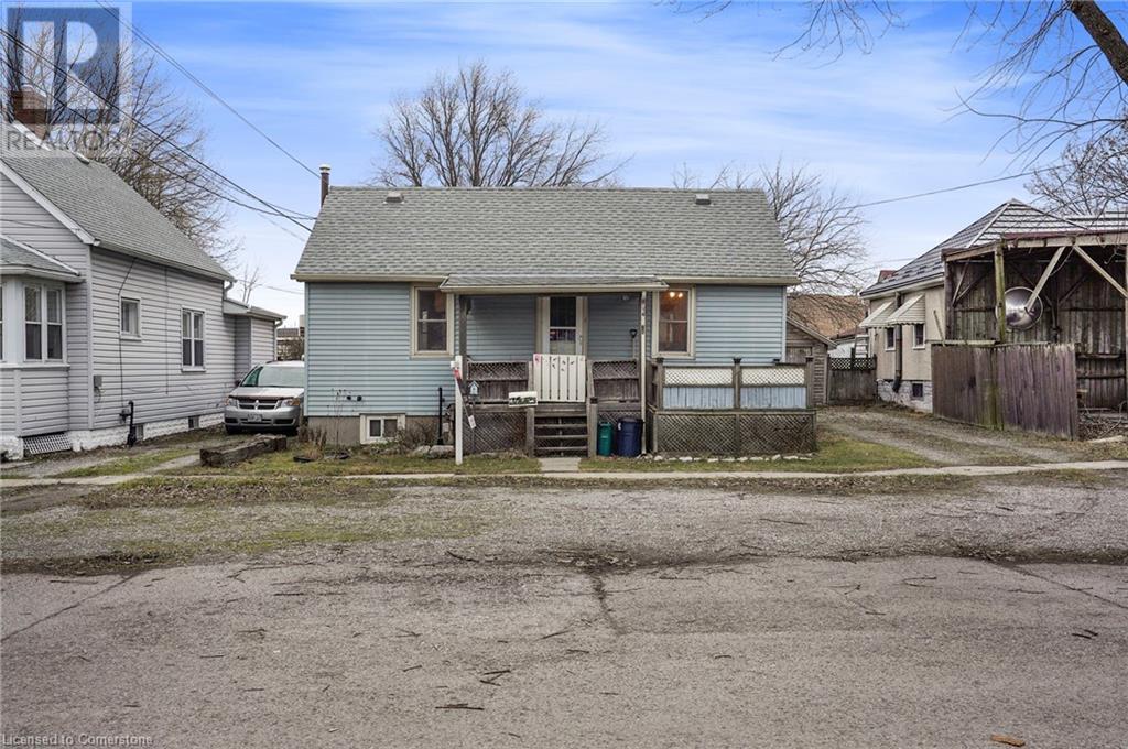 14 Kinnear Street, Port Colborne, Ontario  L3K 1A6 - Photo 3 - 40687189