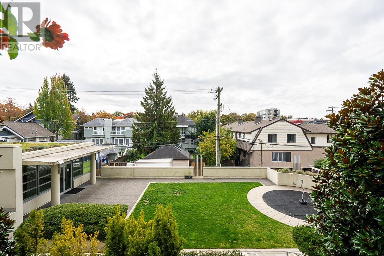 Listing Picture 31 of 40 : 312 2528 MAPLE STREET, Vancouver / 溫哥華 - 魯藝地產 Yvonne Lu Group - MLS Medallion Club Member