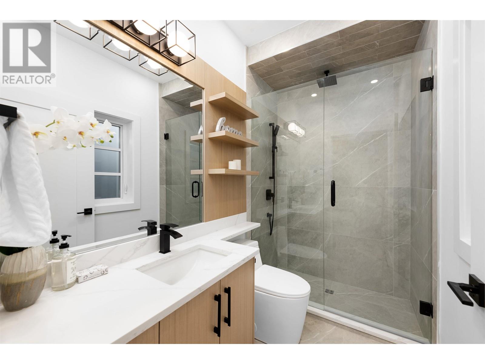 Listing Picture 17 of 40 : 1 1166 E 11TH AVENUE, Vancouver / 溫哥華 - 魯藝地產 Yvonne Lu Group - MLS Medallion Club Member