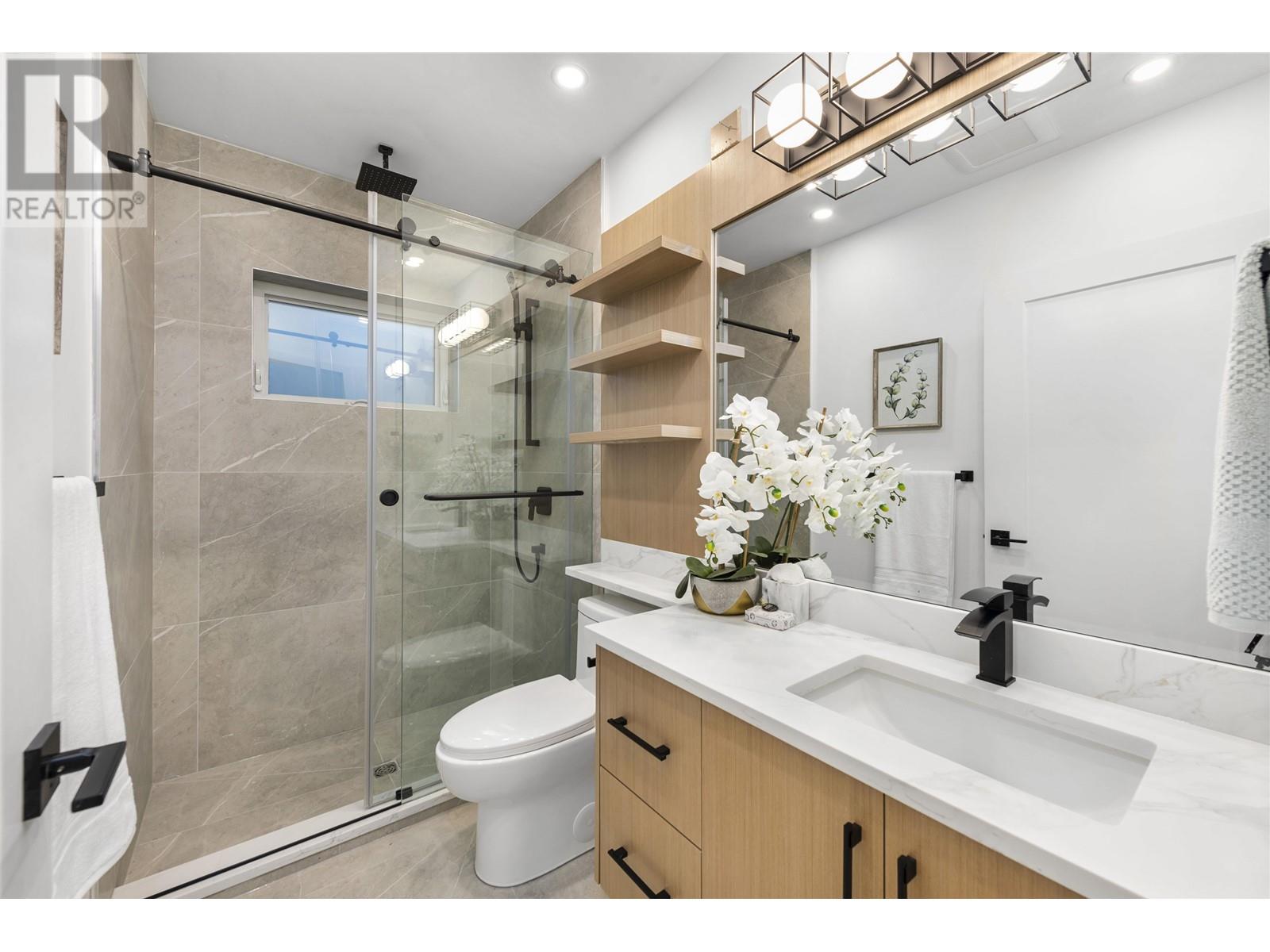 Listing Picture 19 of 40 : 1 1166 E 11TH AVENUE, Vancouver / 溫哥華 - 魯藝地產 Yvonne Lu Group - MLS Medallion Club Member