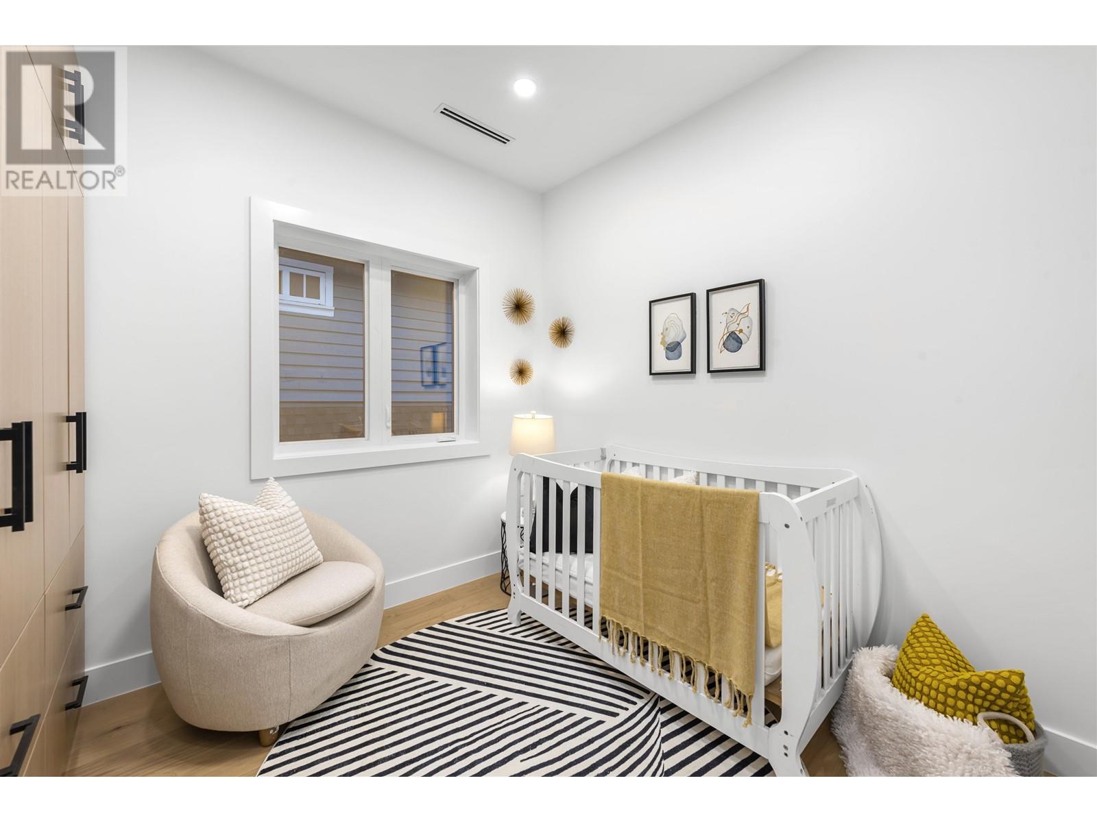 Listing Picture 20 of 40 : 1 1166 E 11TH AVENUE, Vancouver / 溫哥華 - 魯藝地產 Yvonne Lu Group - MLS Medallion Club Member