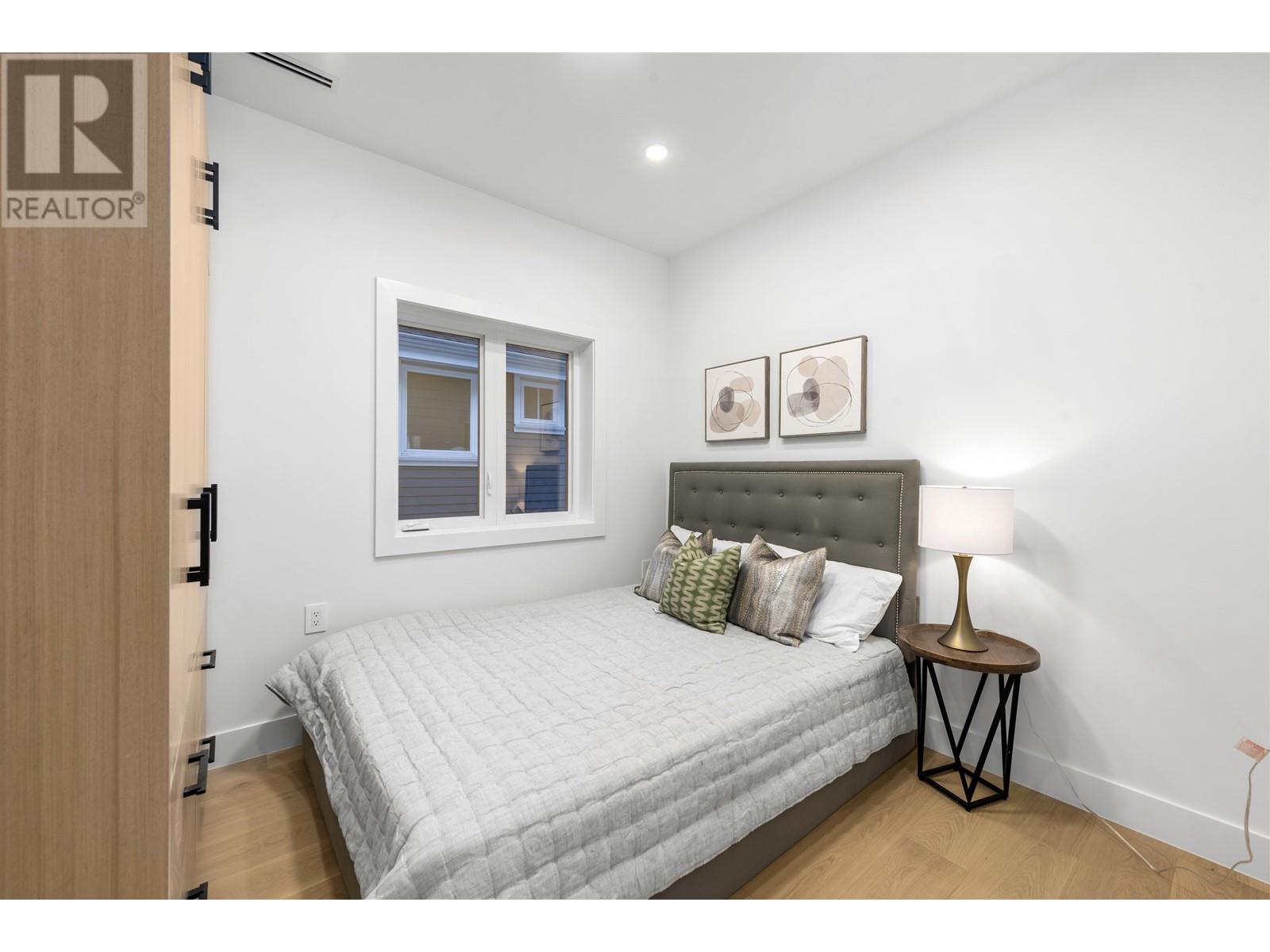 Listing Picture 22 of 40 : 1 1166 E 11TH AVENUE, Vancouver / 溫哥華 - 魯藝地產 Yvonne Lu Group - MLS Medallion Club Member