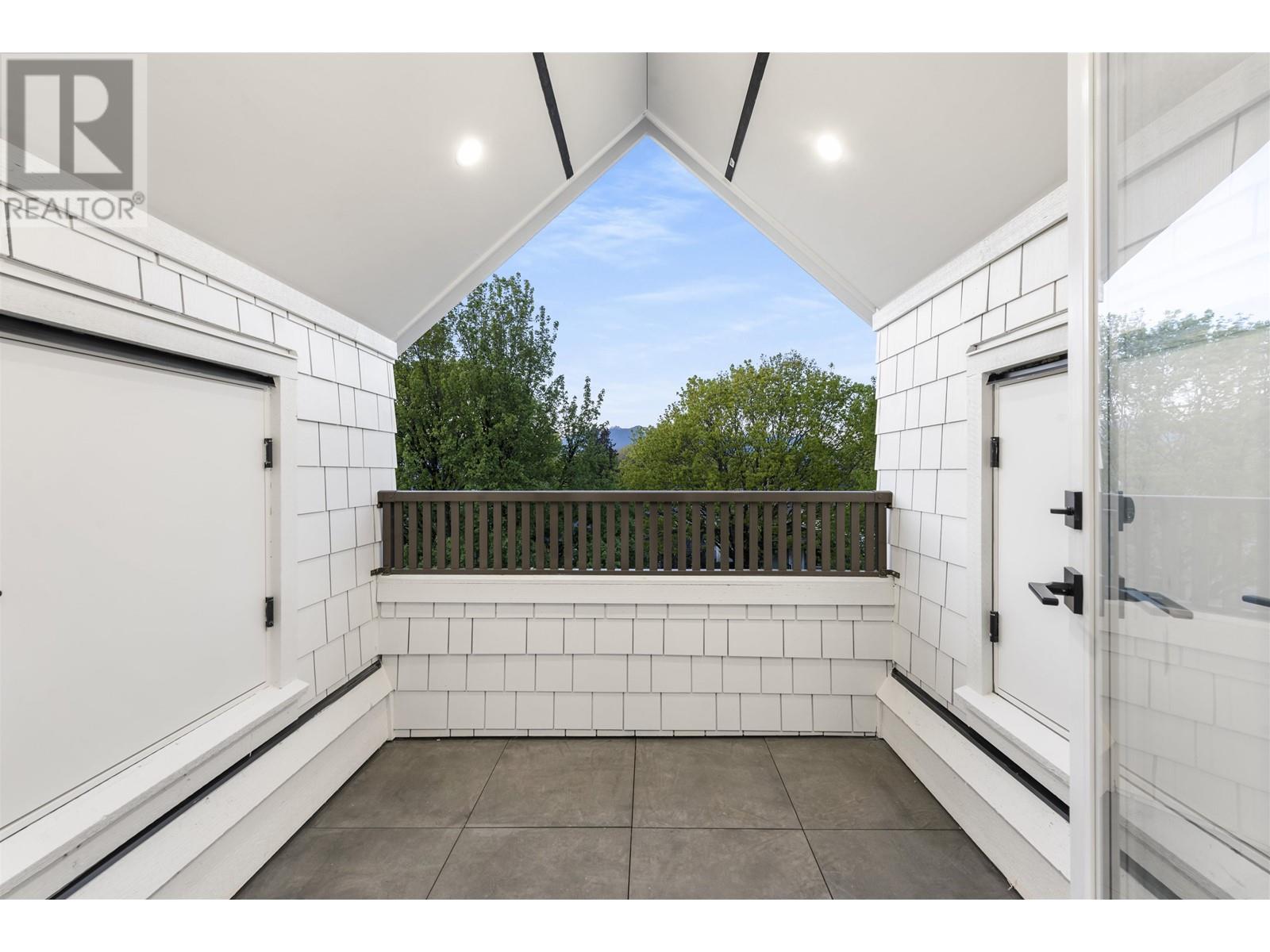 Listing Picture 28 of 40 : 1 1166 E 11TH AVENUE, Vancouver / 溫哥華 - 魯藝地產 Yvonne Lu Group - MLS Medallion Club Member