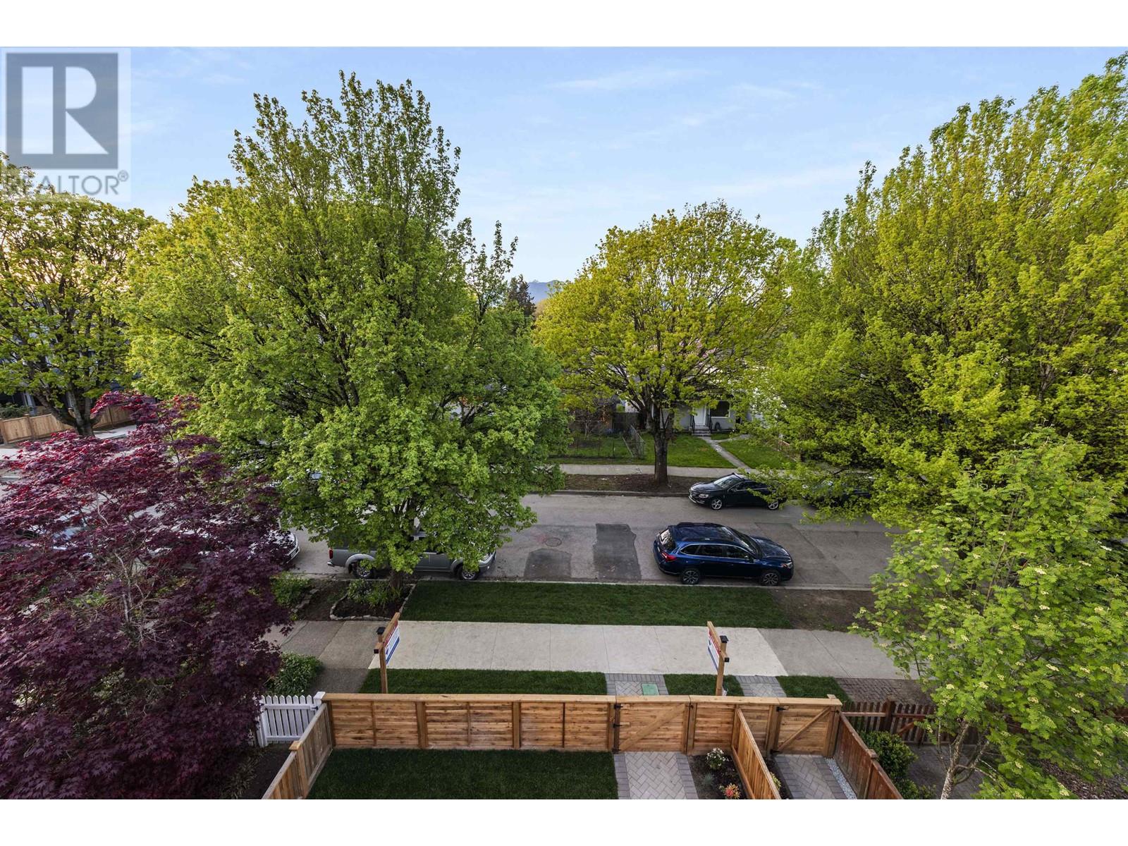 Listing Picture 38 of 40 : 1 1166 E 11TH AVENUE, Vancouver / 溫哥華 - 魯藝地產 Yvonne Lu Group - MLS Medallion Club Member