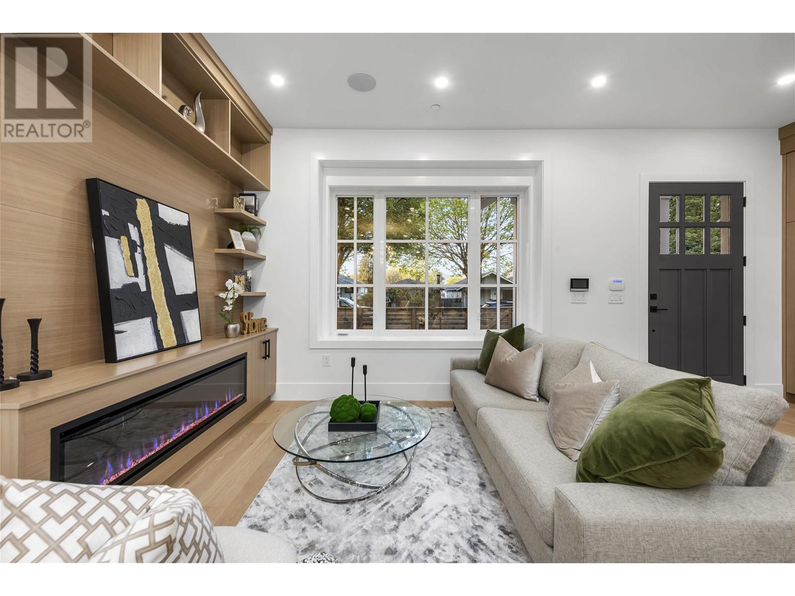 Listing Picture 4 of 40 : 1 1166 E 11TH AVENUE, Vancouver / 溫哥華 - 魯藝地產 Yvonne Lu Group - MLS Medallion Club Member