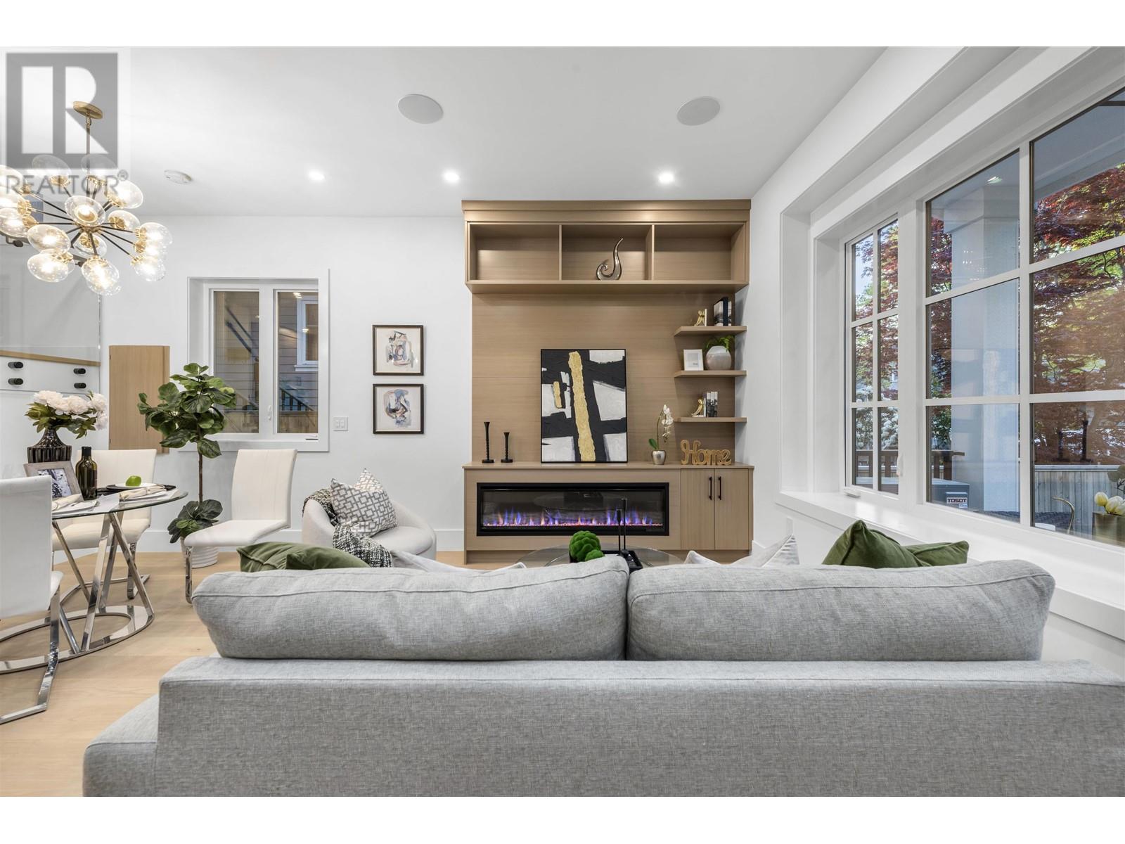 Listing Picture 5 of 40 : 1 1166 E 11TH AVENUE, Vancouver / 溫哥華 - 魯藝地產 Yvonne Lu Group - MLS Medallion Club Member