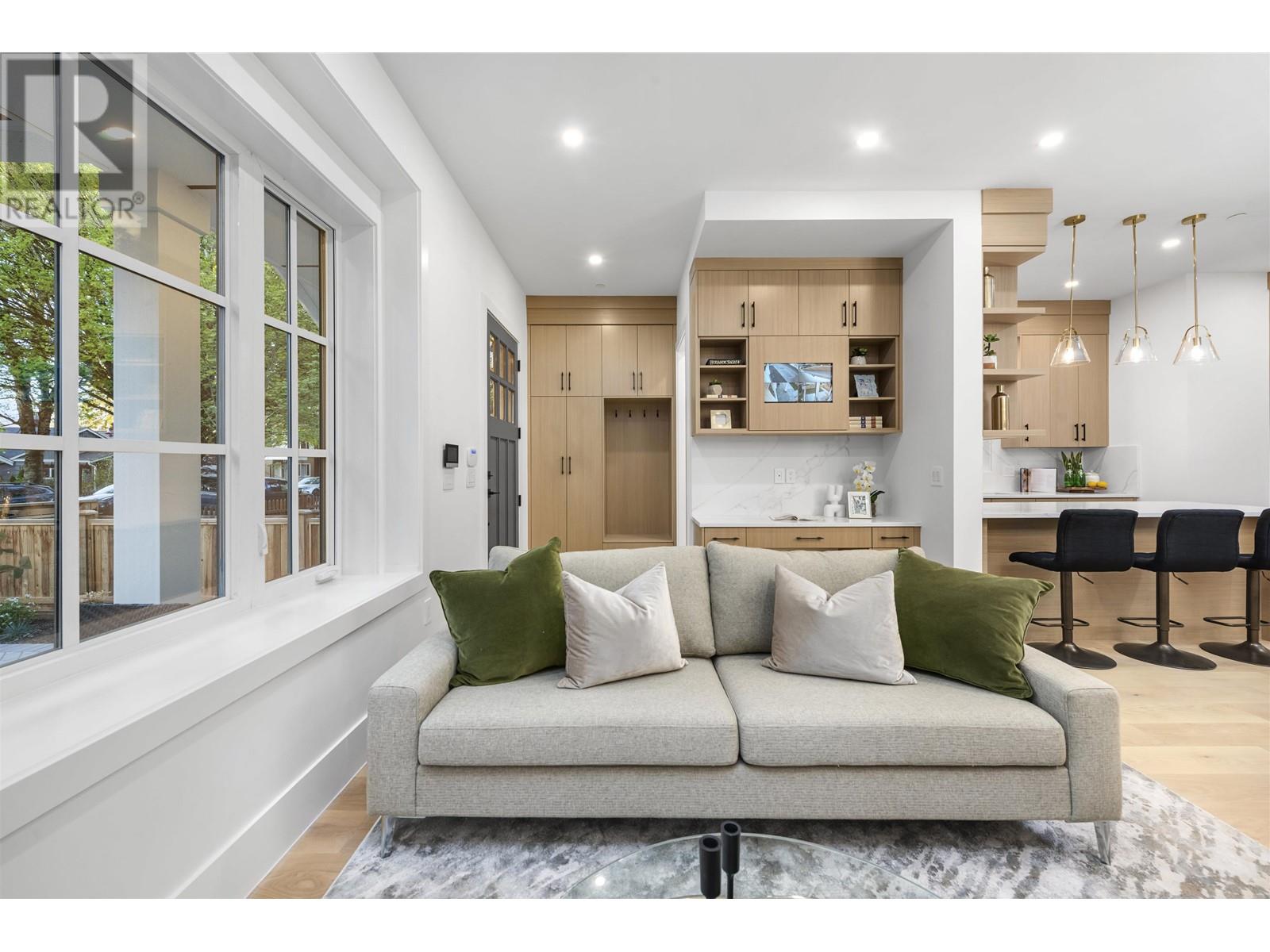 Listing Picture 6 of 40 : 1 1166 E 11TH AVENUE, Vancouver / 溫哥華 - 魯藝地產 Yvonne Lu Group - MLS Medallion Club Member