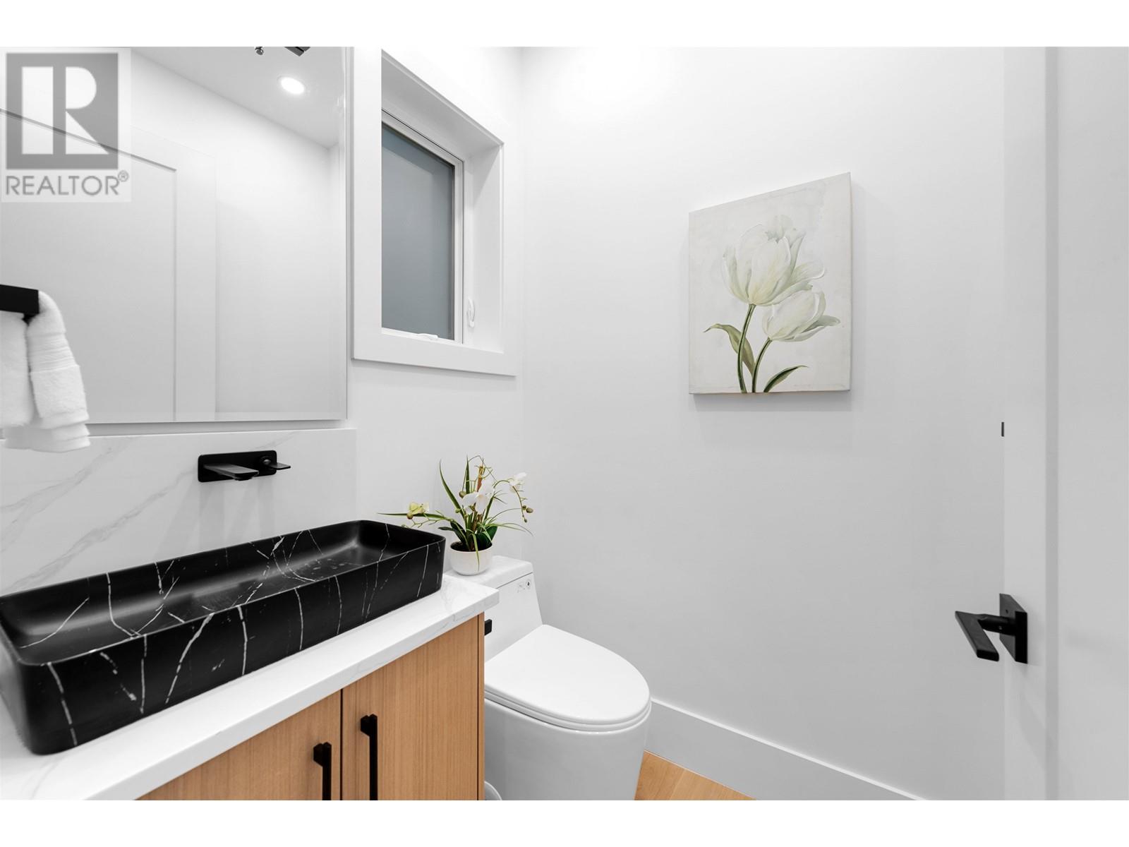 Listing Picture 8 of 40 : 1 1166 E 11TH AVENUE, Vancouver / 溫哥華 - 魯藝地產 Yvonne Lu Group - MLS Medallion Club Member