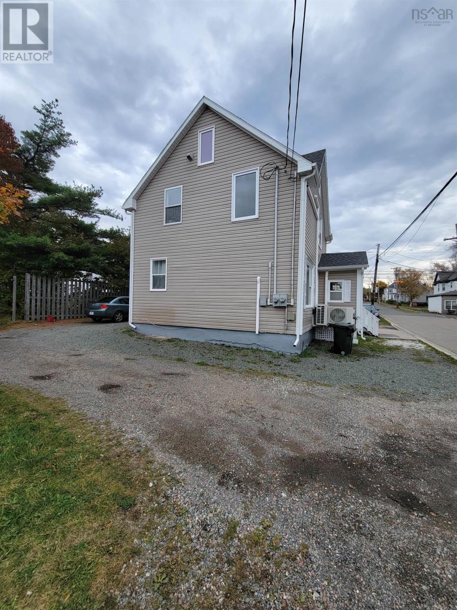 13 High Street, Sydney, Nova Scotia  B1P 2J4 - Photo 2 - 202426082