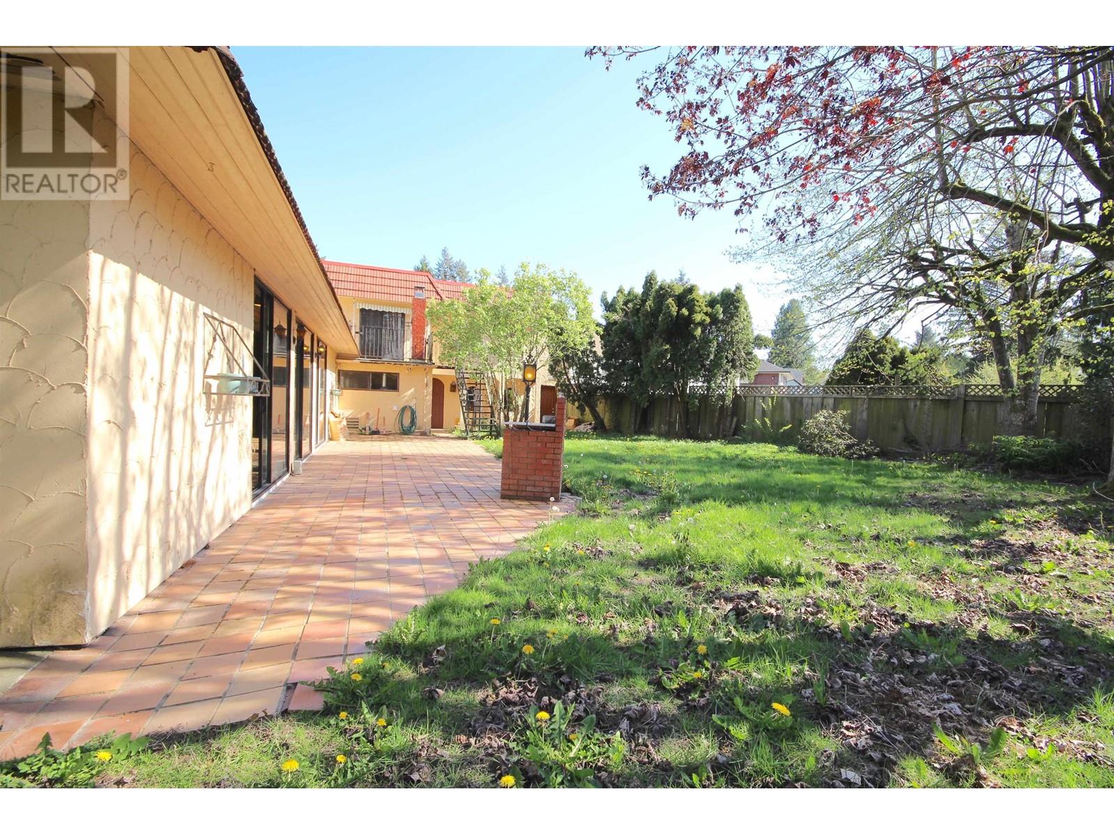Property at 4523 KING EDWARD PLACE image 4