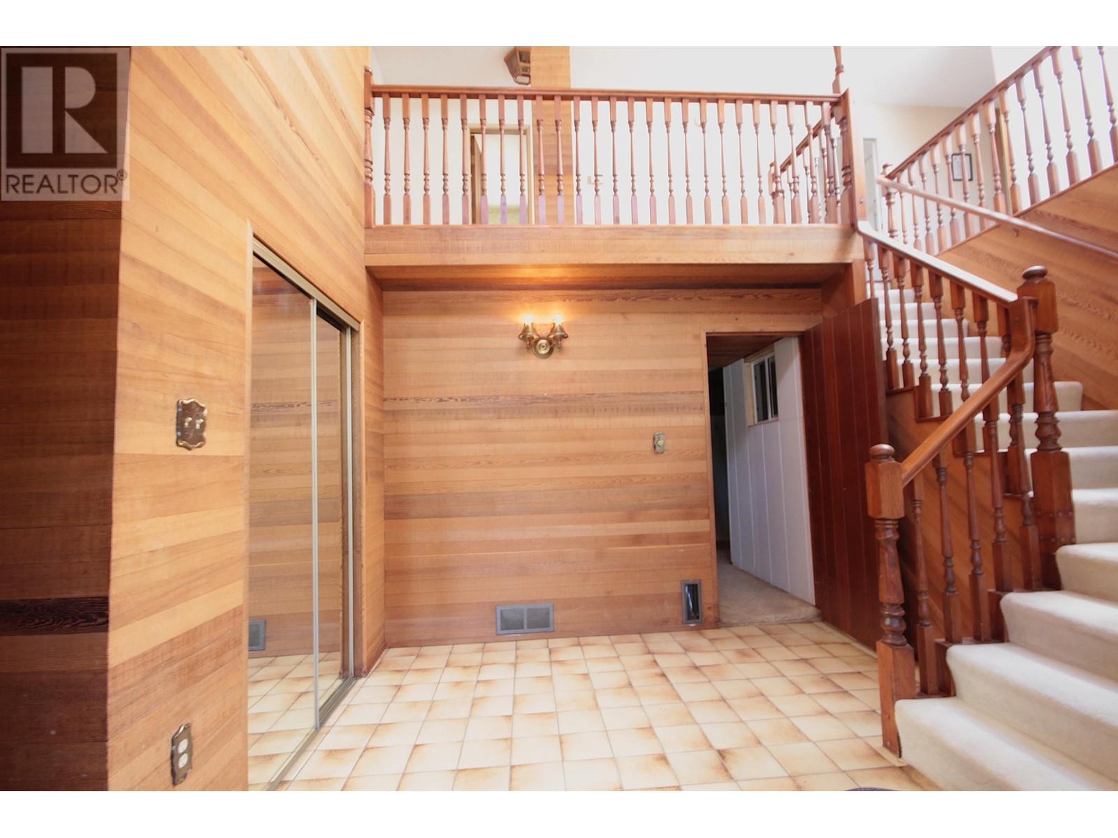 Property at 4523 KING EDWARD PLACE image 5