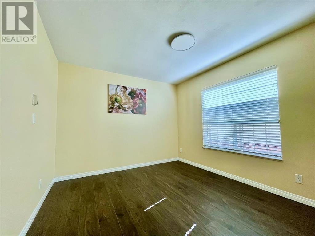 Listing Picture 12 of 31 : 3451 E 45TH AVENUE, Vancouver / 溫哥華 - 魯藝地產 Yvonne Lu Group - MLS Medallion Club Member