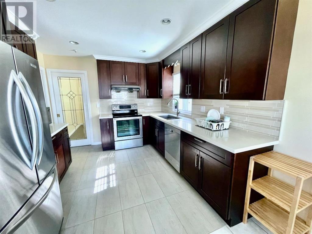 Listing Picture 7 of 31 : 3451 E 45TH AVENUE, Vancouver / 溫哥華 - 魯藝地產 Yvonne Lu Group - MLS Medallion Club Member