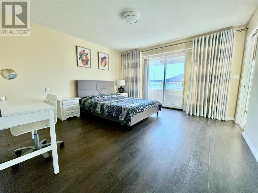 Listing Picture 17 of 31 : 3451 E 45TH AVENUE, Vancouver / 溫哥華 - 魯藝地產 Yvonne Lu Group - MLS Medallion Club Member