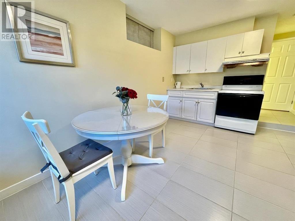 Listing Picture 21 of 31 : 3451 E 45TH AVENUE, Vancouver / 溫哥華 - 魯藝地產 Yvonne Lu Group - MLS Medallion Club Member