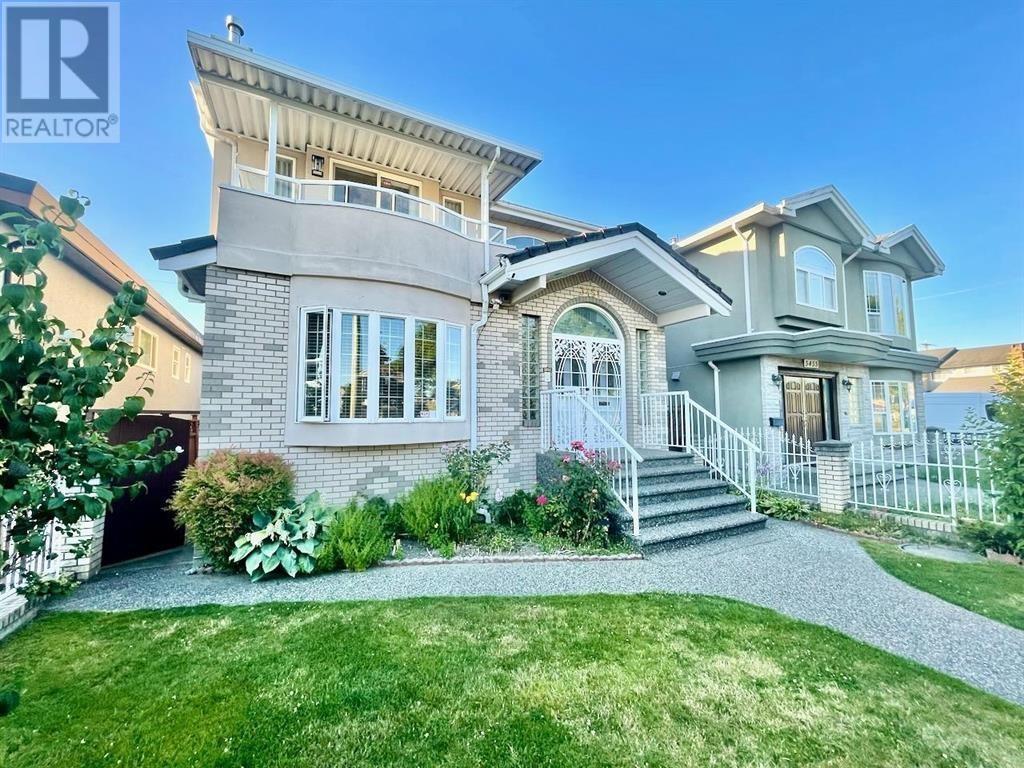 Listing Picture 4 of 31 : 3451 E 45TH AVENUE, Vancouver / 溫哥華 - 魯藝地產 Yvonne Lu Group - MLS Medallion Club Member