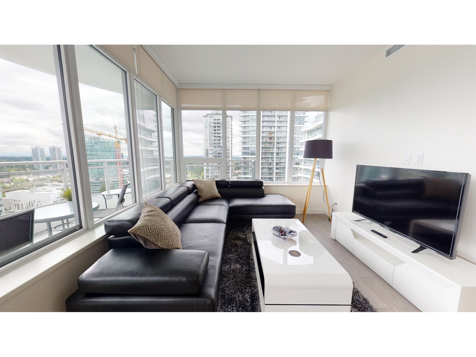Property at 2405 13318 104TH AVENUE image 3