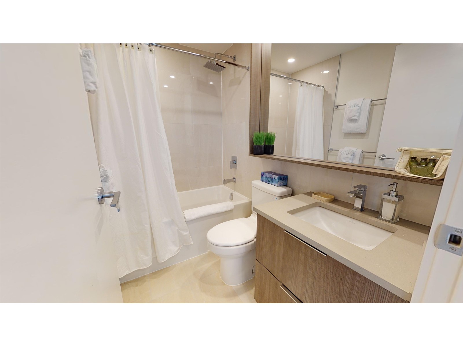2405 13318 104th Avenue, Surrey, British Columbia  V3T 0R2 - Photo 9 - R2952357