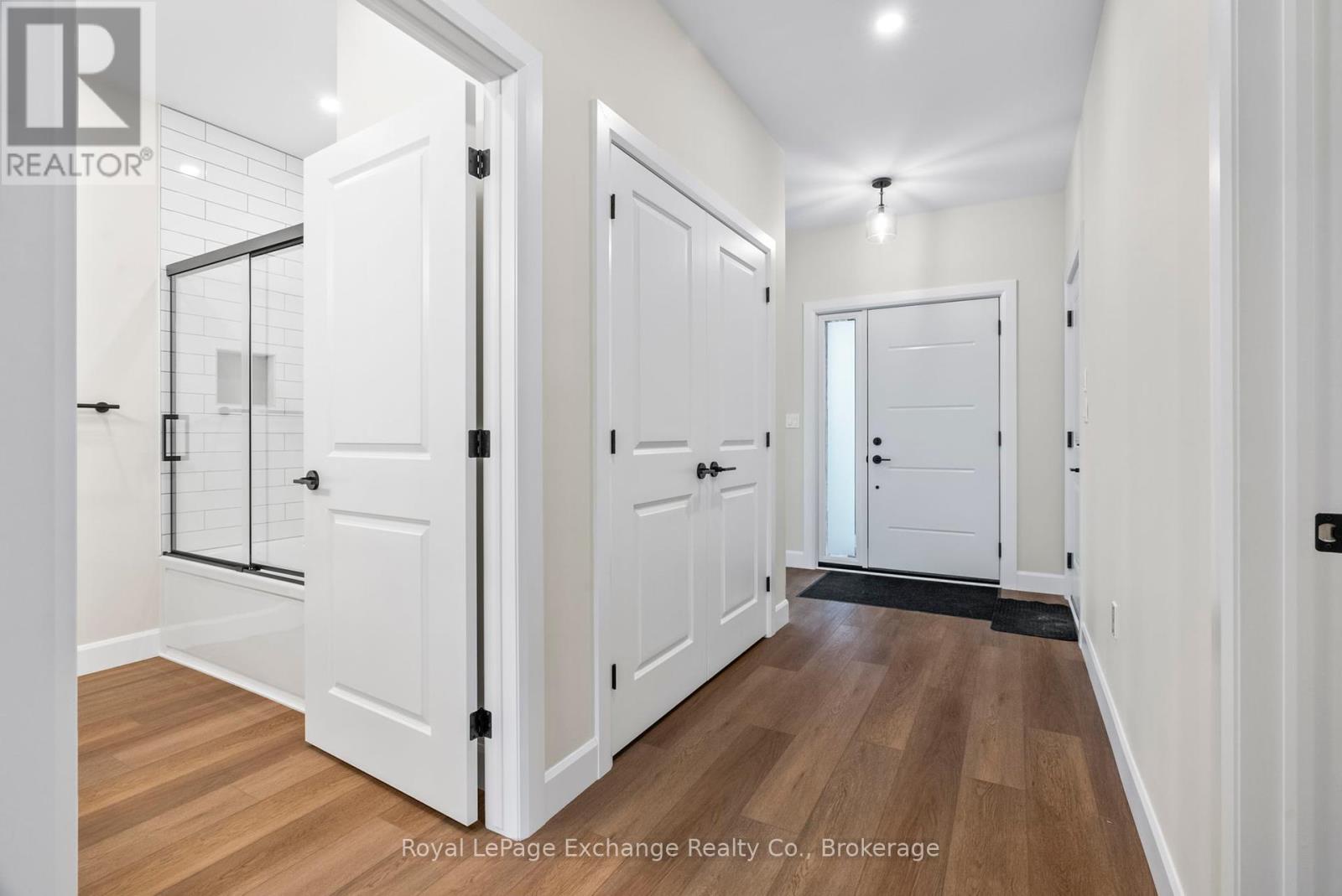 27 Mercedes Crescent, Kincardine, Ontario  N2Z 1G8 - Photo 2 - X11906610