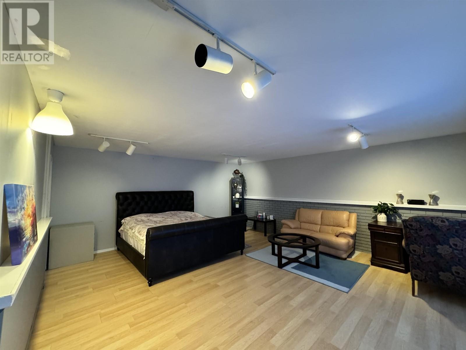 Listing Picture 15 of 23 : 10620 FINLAYSON DRIVE, Richmond / 烈治文 - 魯藝地產 Yvonne Lu Group - MLS Medallion Club Member
