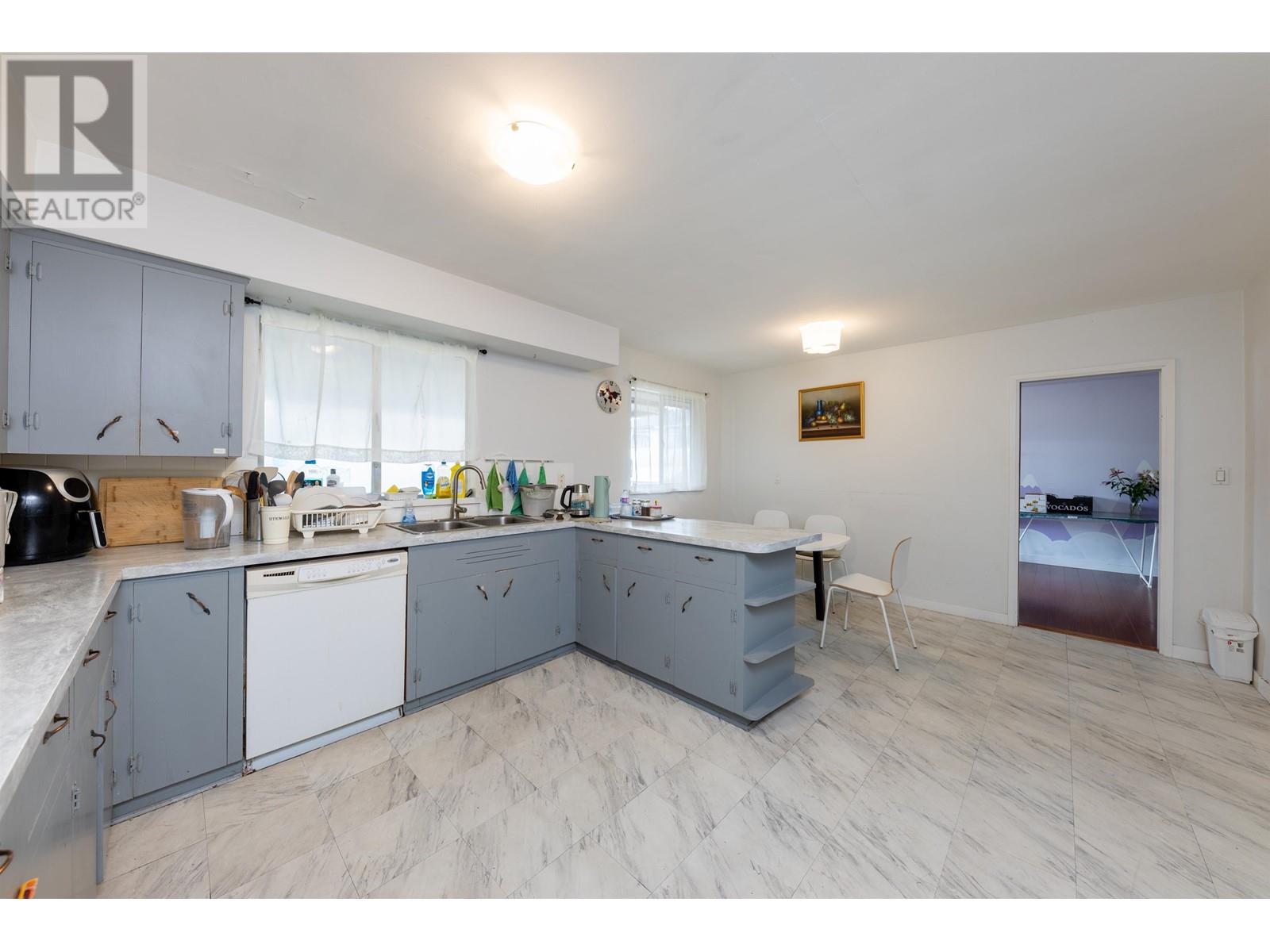 Listing Picture 5 of 23 : 10620 FINLAYSON DRIVE, Richmond / 烈治文 - 魯藝地產 Yvonne Lu Group - MLS Medallion Club Member