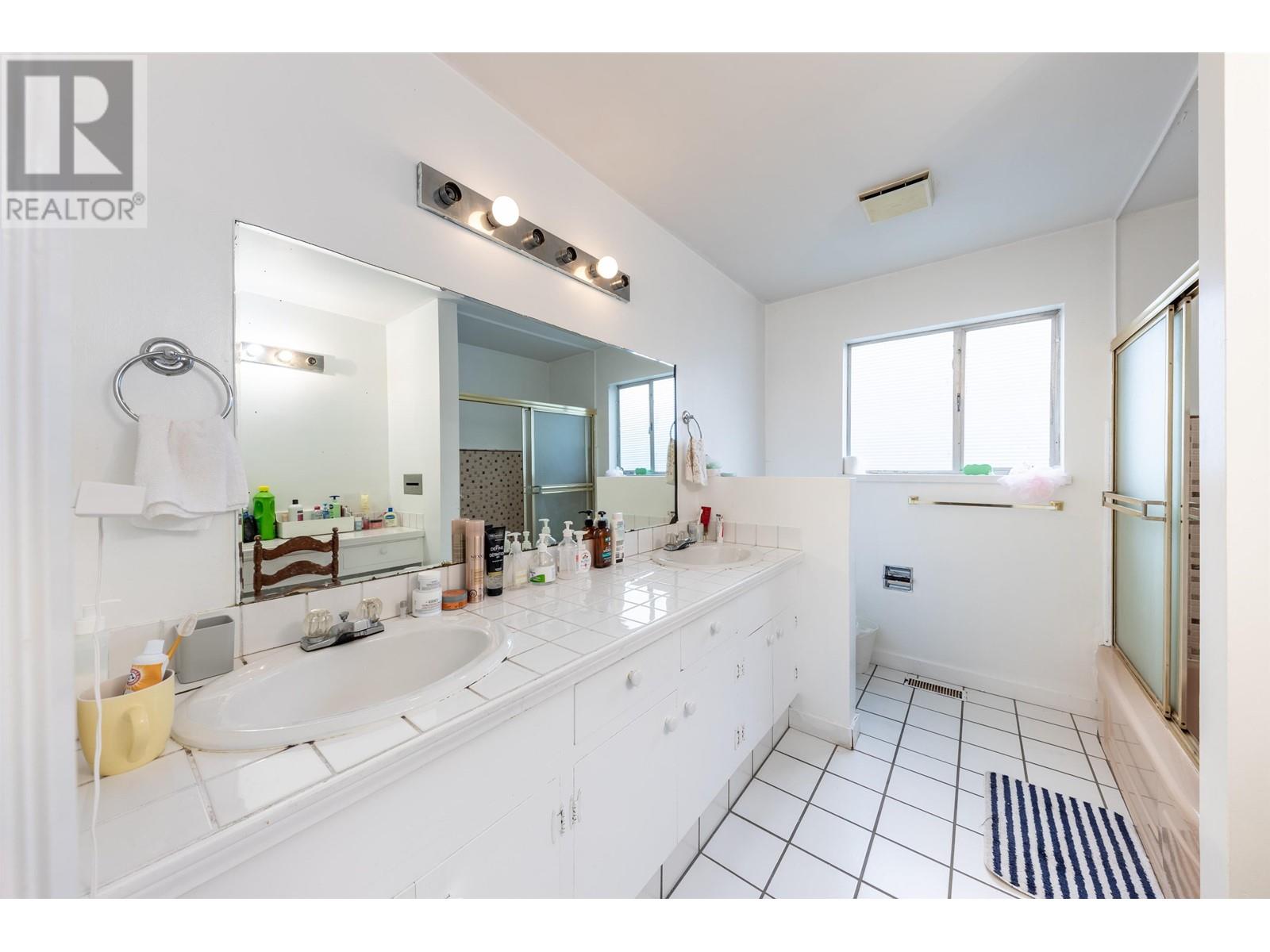 Listing Picture 7 of 23 : 10620 FINLAYSON DRIVE, Richmond / 烈治文 - 魯藝地產 Yvonne Lu Group - MLS Medallion Club Member