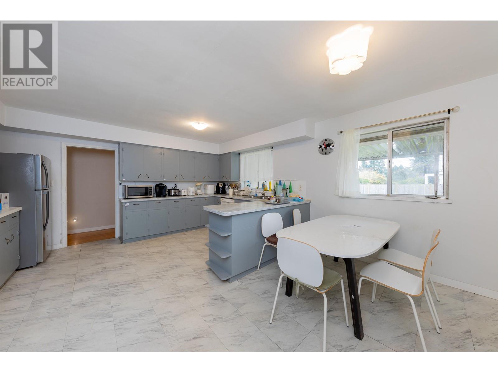 Listing Picture 4 of 23 : 10620 FINLAYSON DRIVE, Richmond / 烈治文 - 魯藝地產 Yvonne Lu Group - MLS Medallion Club Member