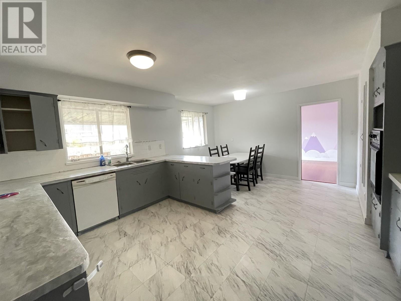 Listing Picture 16 of 23 : 10620 FINLAYSON DRIVE, Richmond / 烈治文 - 魯藝地產 Yvonne Lu Group - MLS Medallion Club Member