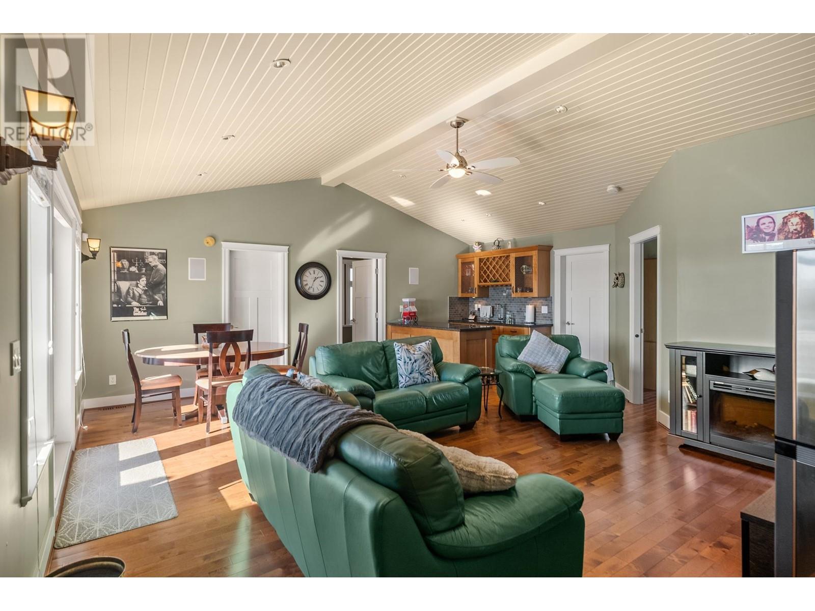 Listing Picture 32 of 40 : 6461 DYKE ROAD, Richmond / 烈治文 - 魯藝地產 Yvonne Lu Group - MLS Medallion Club Member