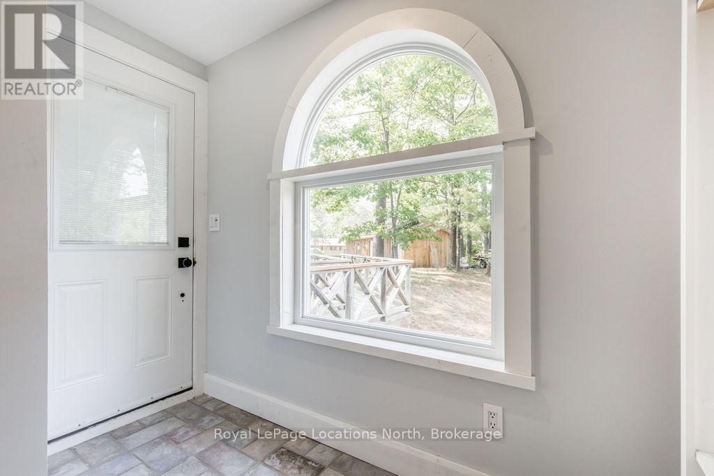 157 Woodland Drive, Wasaga Beach, Ontario  L9Z 2V4 - Photo 5 - S11881295