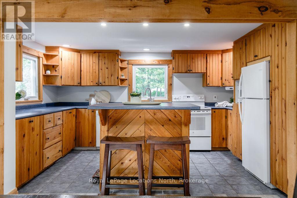 157 Woodland Drive, Wasaga Beach, Ontario  L9Z 2V4 - Photo 8 - S11881295