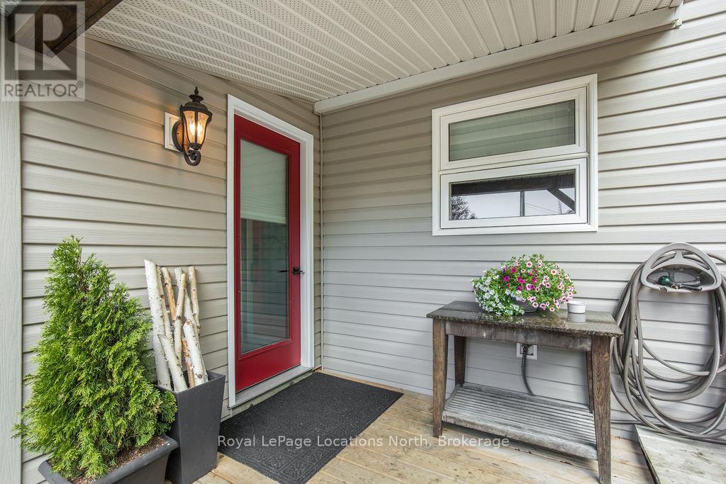 1 Erie Street, Clearview, Ontario  L0M 1H0 - Photo 4 - S11882639